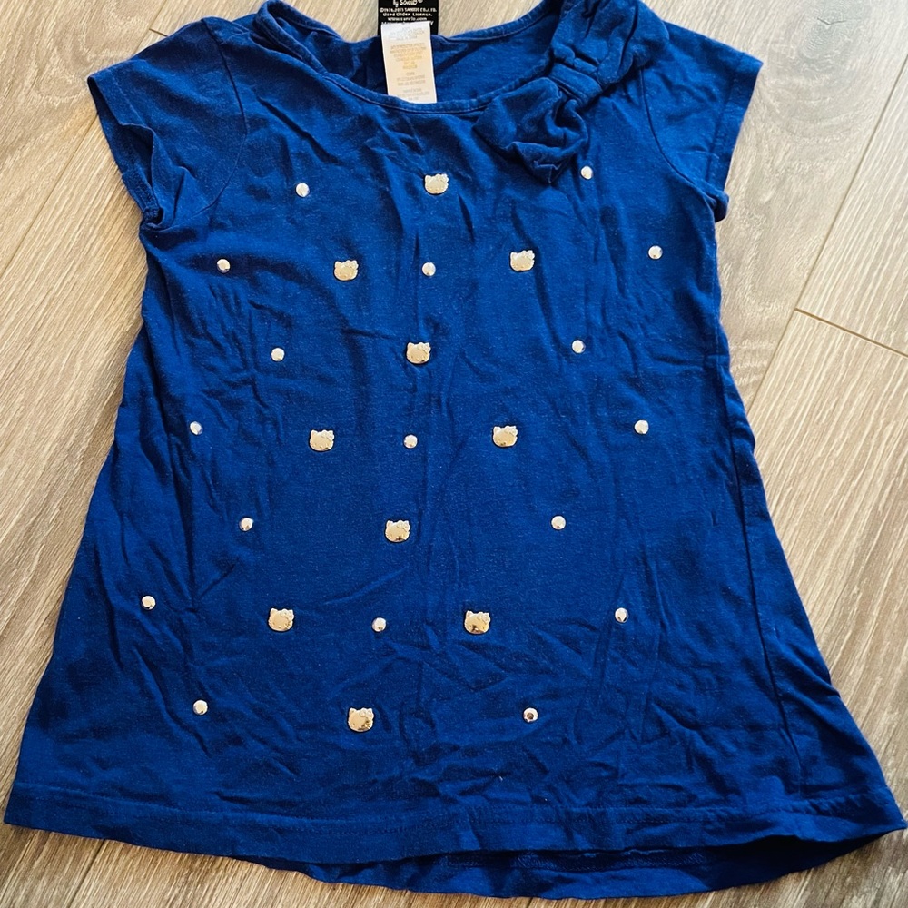 Size small hello kitty shirt